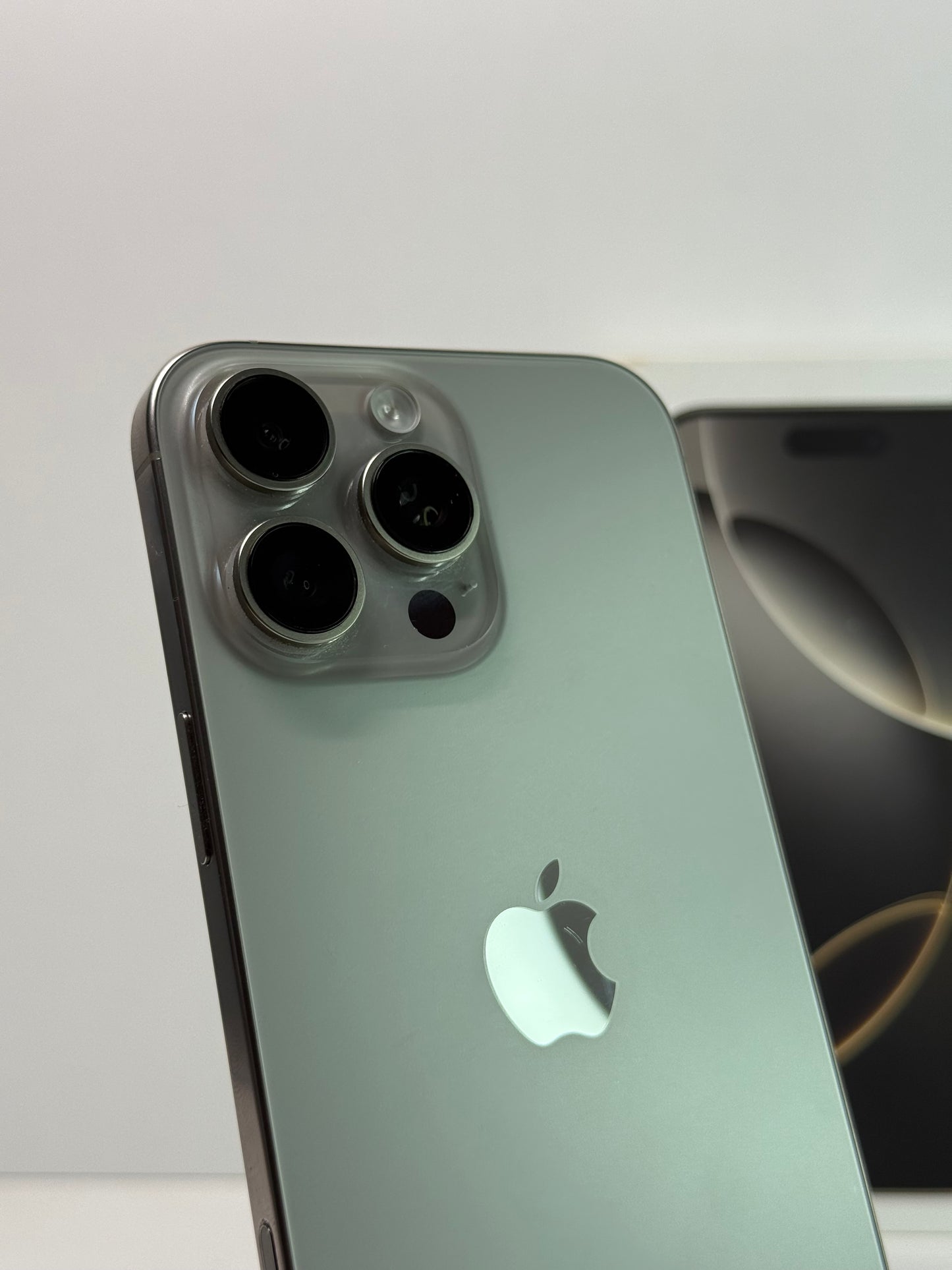 iPhone 16 pro max 256gb